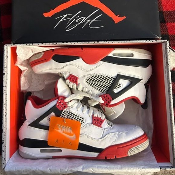 Chaussure nike jordan 4, 10.5 us - Picture 1 of 3